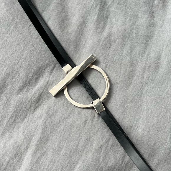 Limited Thin Leather Belt Black Silver Loop Contemporary Modern Womens M 32-34 - Picture 10 of 17